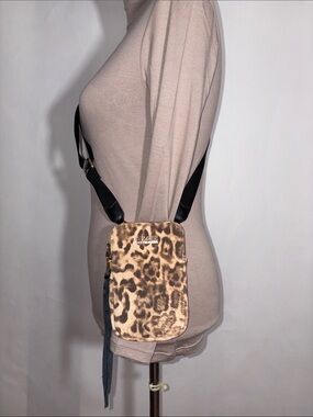 Aimee Kestenberg Leather Leopard Print Phone Crossbody Purse Bag
